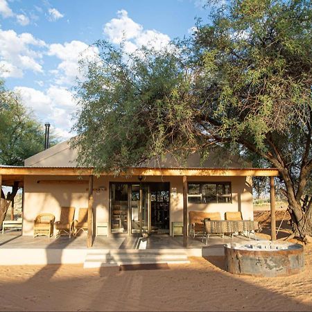 Zoutpanputs Game Lodge Askham ภายนอก รูปภาพ