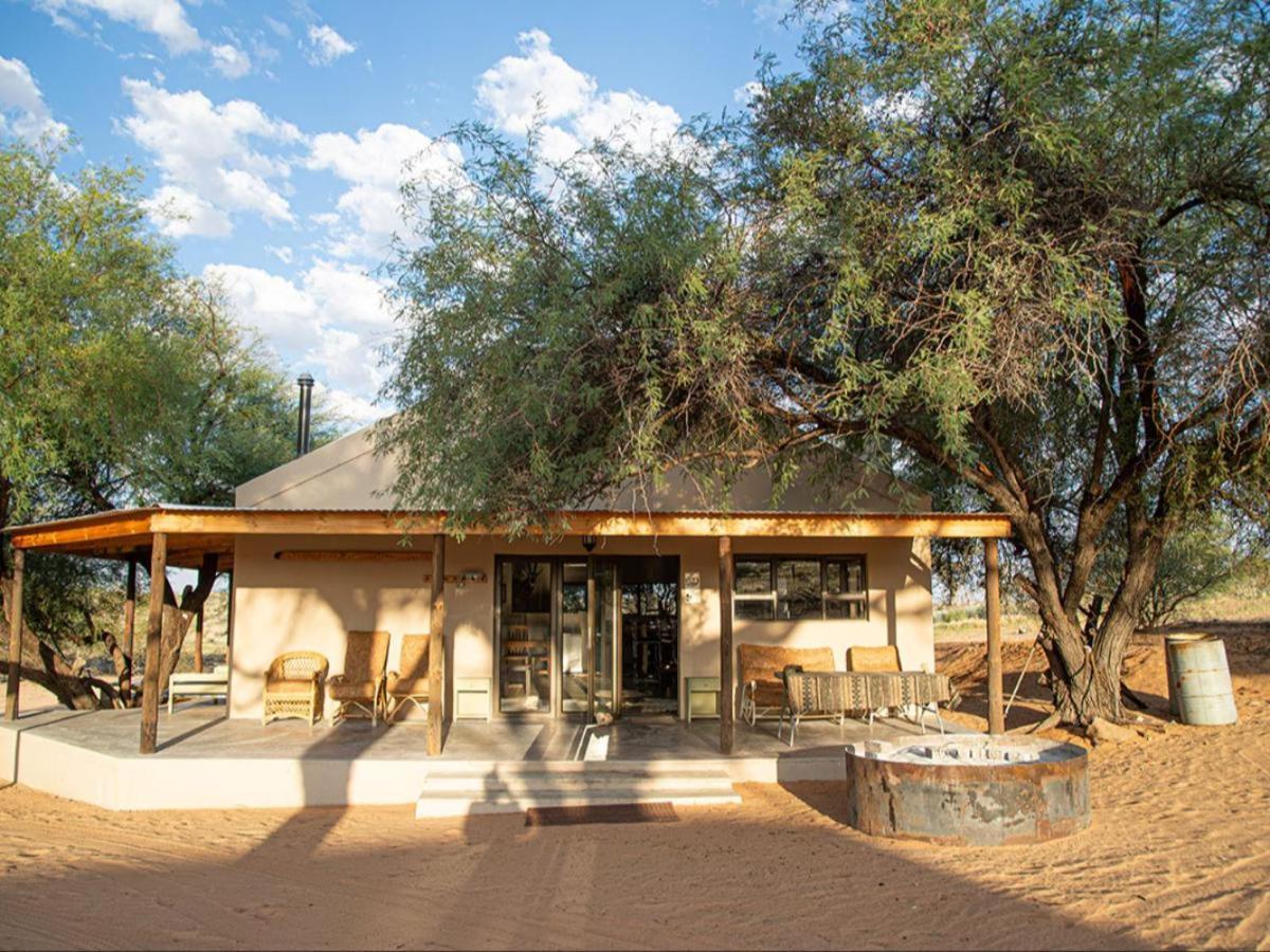 Zoutpanputs Game Lodge Askham ภายนอก รูปภาพ